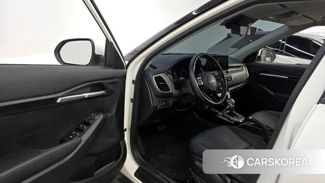 Kia Seltos 2022 Белый из Кореи, фото 2