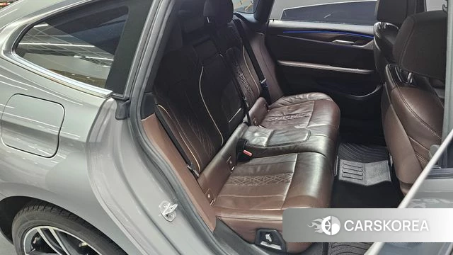 BMW 6 Series GT (G32) 2021 Серебристо-серый из Кореи, фото 2