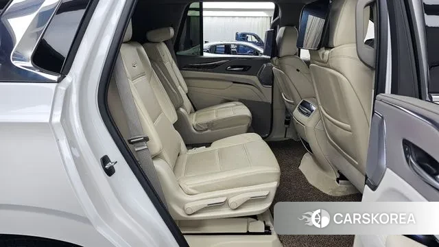 Cadillac Escalade 5th Generation 2023 Белый из Кореи, фото 2