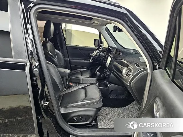 Jeep Renegade 2018 Черный из Кореи, фото 2