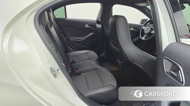 Mercedes-Benz A-Class W176 2018 Белый из Кореи, фото 2