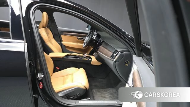 Volvo S90 2022 Черный из Кореи, фото 2