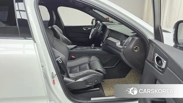 Volvo XC60 second Generation 2020 Белый из Кореи, фото 2