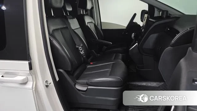 Hyundai Staria 2021 Белый из Кореи, фото 2