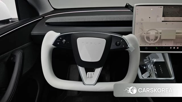 Tesla Model Y 2025 Белый из Кореи, фото 2