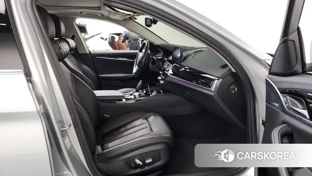 BMW 5 Series (G30) 2019 Серебряный из Кореи, фото 2