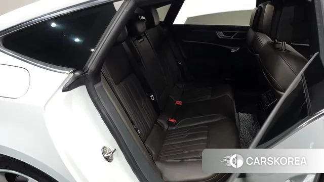 Audi A7 (4K) 2021 Белый из Кореи, фото 2