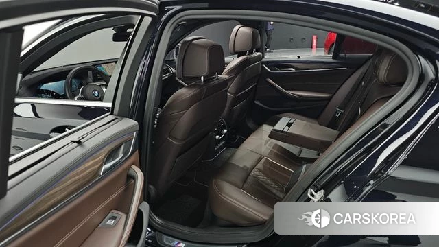 BMW 5 Series (G30) 2019 Черный из Кореи, фото 2