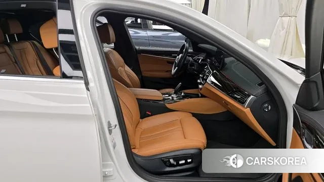 BMW 5 Series (G30) id 3012000 из Кореи 2