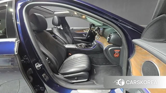 Mercedes-Benz E-Class W213 2019 Синий из Кореи, фото 2