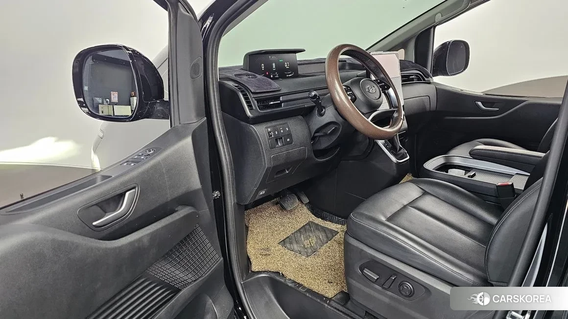 Hyundai Staria 2022 Черный из Кореи, фото 2