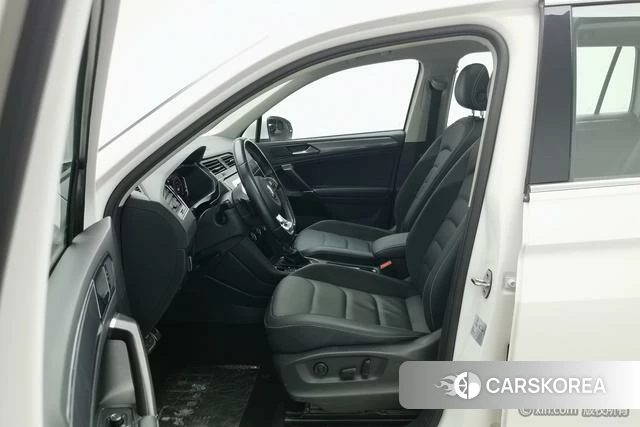 Volkswagen Tiguan L 2021 Белый из Китая, фото 2
