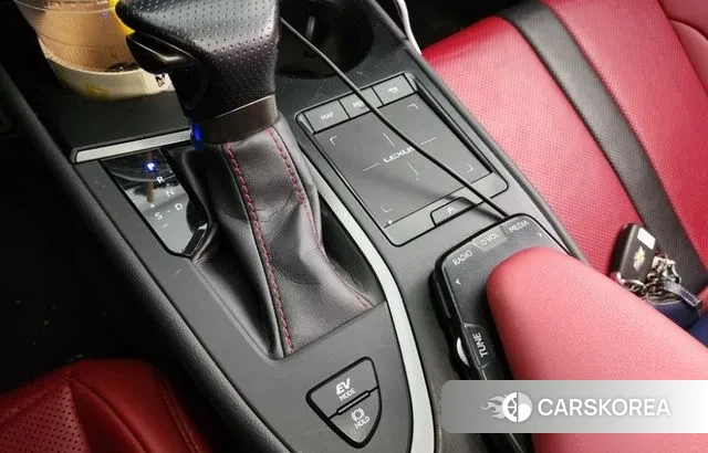 Lexus UX250h 2021 Серый из Кореи, фото 2