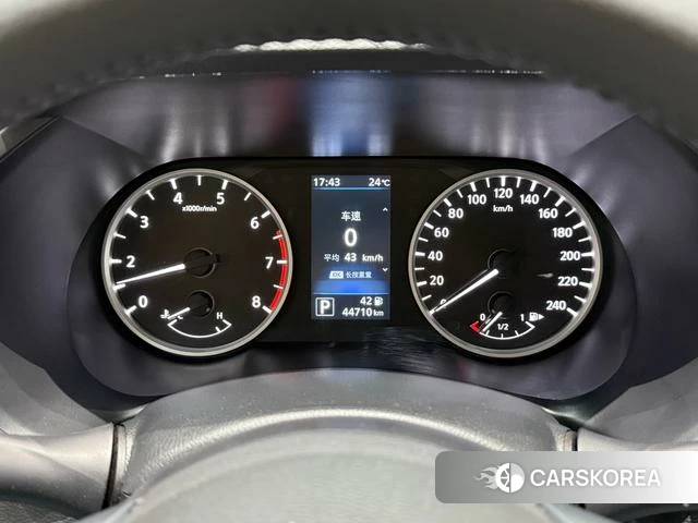 Nissan Xuan Yi 2022 Серебристо-серый из Китая, фото 2