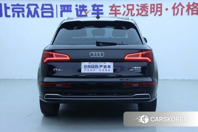 Audi Q5L 2021 Черный из Китая, фото 2