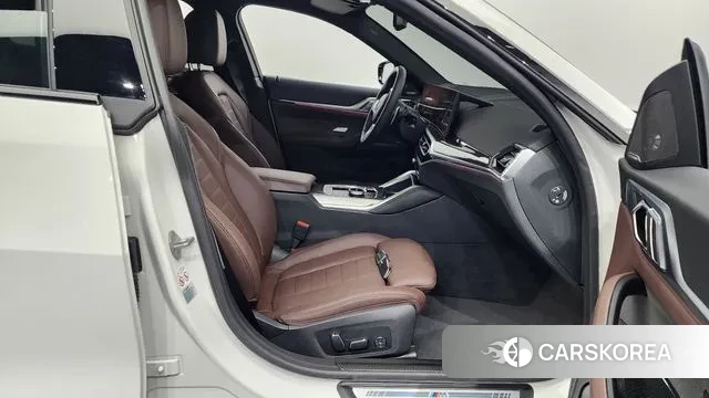 BMW 4 Series (G22) 2024 Белый из Кореи, фото 2