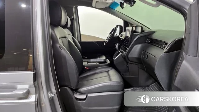 Hyundai Staria 2022 Серебристо-серый из Кореи, фото 2