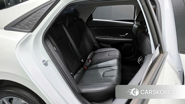 Hyundai The New Avante (CN7) 2024 Белый из Кореи, фото 2