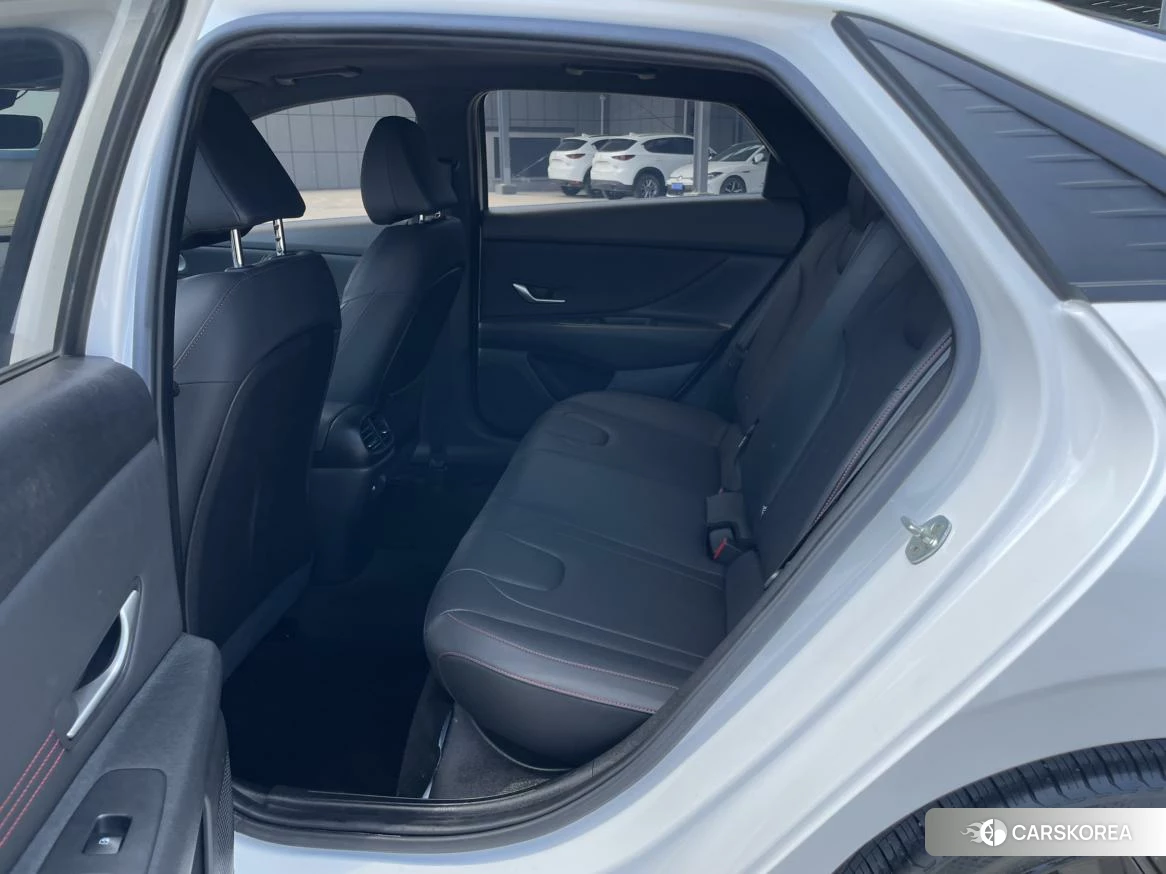 Hyundai Elantra 2022 Белый из Китая, фото 2