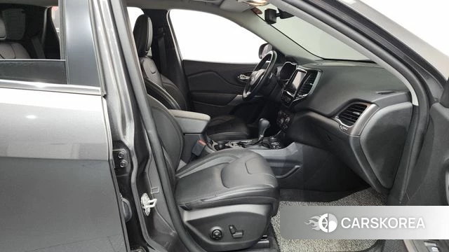 Jeep Cherokee (KL) 2021 Серый из Кореи, фото 2