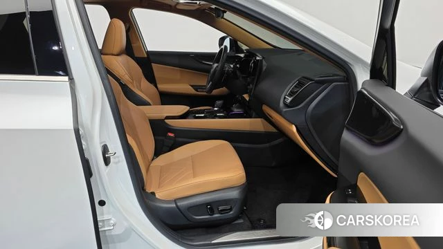 Lexus NX350h Second generation 2024 Белый из Кореи, фото 2