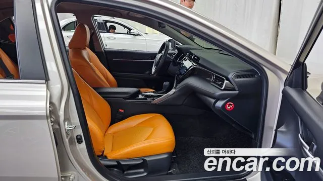 Toyota Camry (XV70) 2019 Жемчужный цвет из Кореи, фото 2