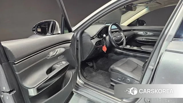 Genesis GV70 2021 Серебристо-серый из Кореи, фото 2