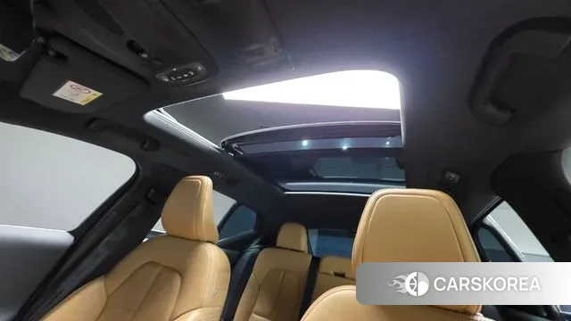 Volvo XC40 2021 Белый из Кореи, фото 2