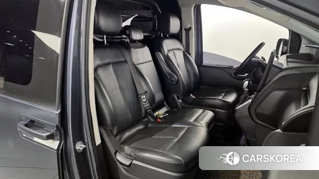 Hyundai Staria 2021 Черный из Кореи, фото 2