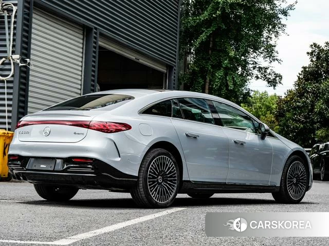 Mercedes-Benz EQS 2024 Серебристо-серый из Китая, фото 2