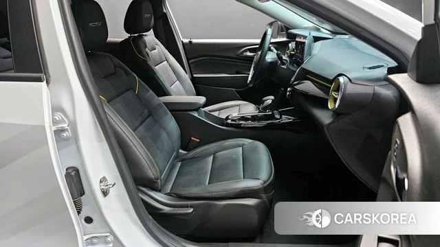 Chevrolet (GM Daewoo) Trax Crossover 2023 Белый из Кореи, фото 2