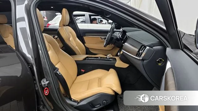 Volvo V90 Cross-Country 2023 Коричневый из Кореи, фото 2