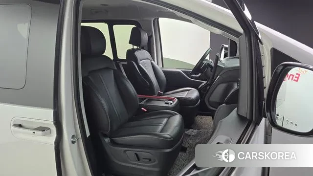 Hyundai Staria 2022 Белый из Кореи, фото 2