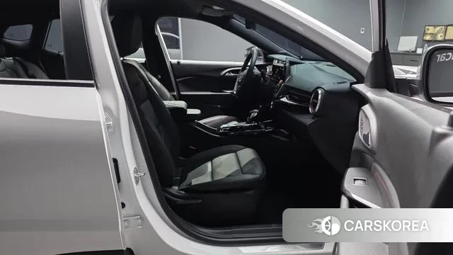 Chevrolet (GM Daewoo) Trax Crossover 2023 Белый из Кореи, фото 2