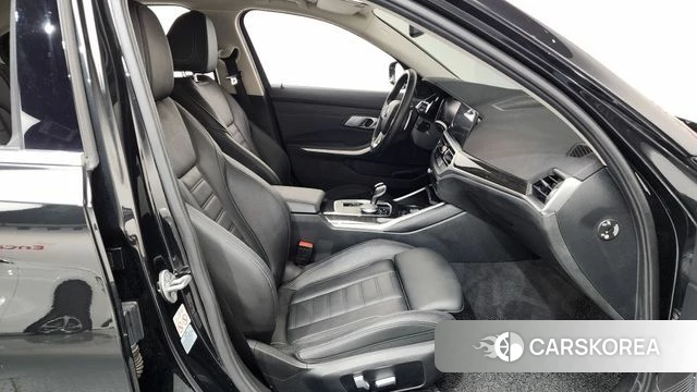 BMW 3 Series (G20) 2022 Черный из Кореи, фото 2