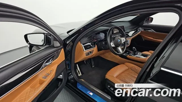 BMW 7 Series (G11) 2020 Черный из Кореи, фото 2