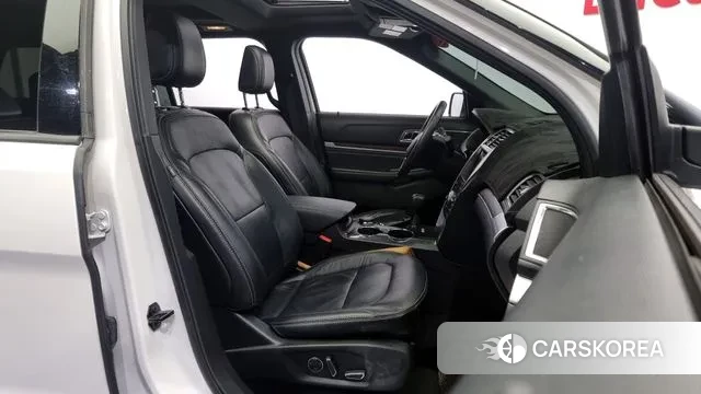 Ford Explorer 2018 Белый из Кореи, фото 2