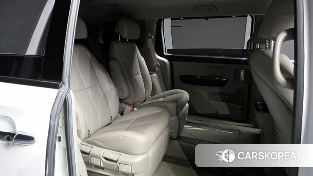 Kia The New Carnival 2018 Белый из Кореи, фото 2