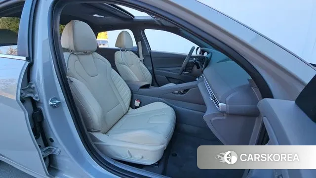 Hyundai The New Avante (CN7) 2023 Серебристо-серый из Кореи, фото 2