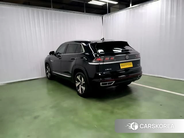 Volkswagen Tourang 2022 Черный из Китая, фото 2