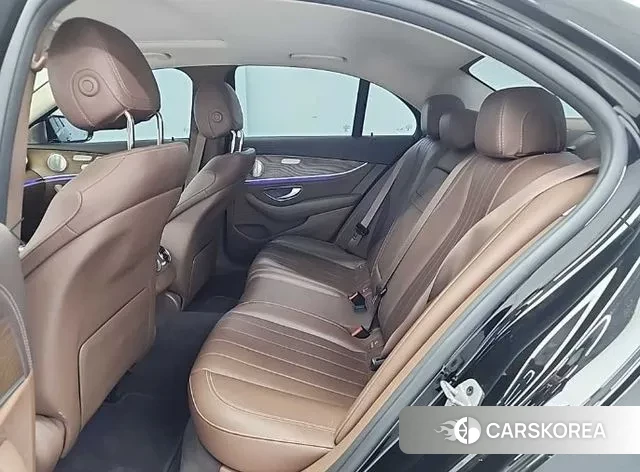 Mercedes-Benz E-Class W213 2020 Черный из Кореи, фото 2