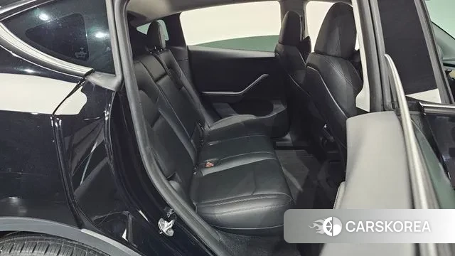 Tesla Model Y 2024 Черный из Кореи, фото 2