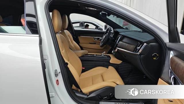Volvo S90 2024 Белый из Кореи, фото 2