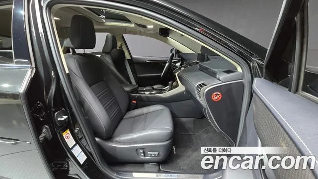 Lexus NX300h 2019 Черный из Кореи, фото 2