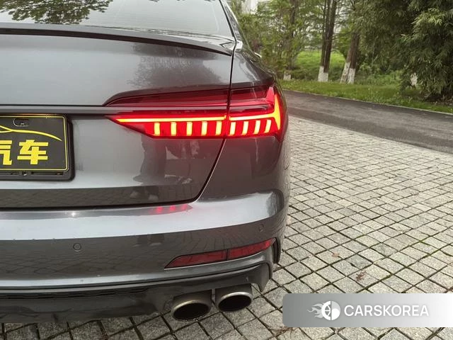 Audi S6 2022 Темно-серый из Китая, фото 2