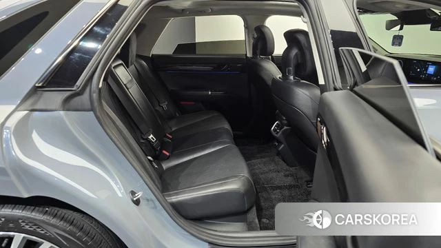 Hyundai Grandeur (GN7) 2023 Серебристо-серый из Кореи, фото 2