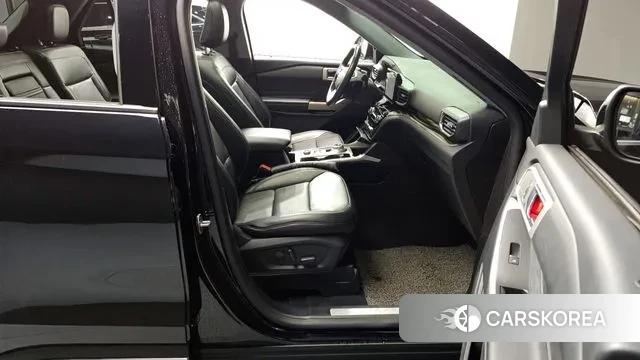 Ford Explorer 6th Generation 2021 Черный из Кореи, фото 2