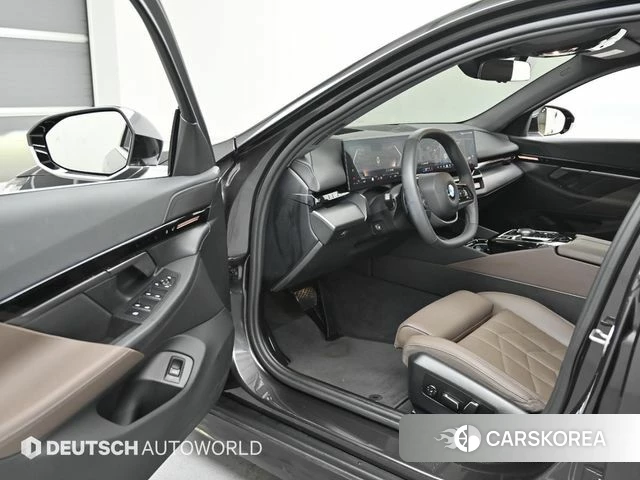 BMW 5 Series (G60) 2024 Серый из Кореи, фото 2