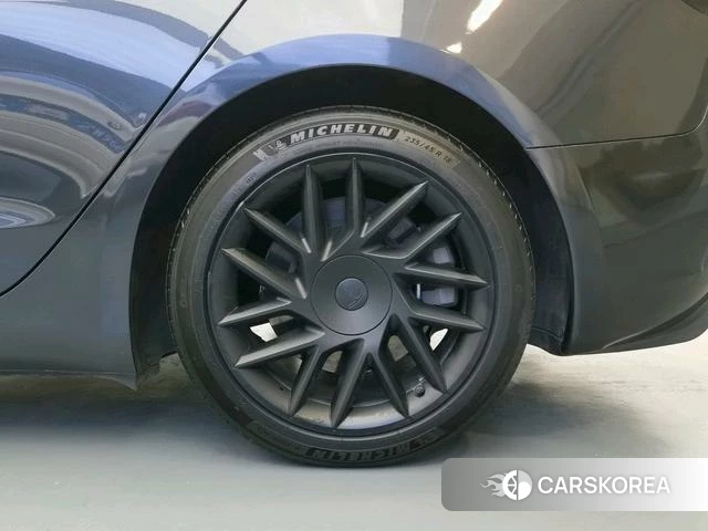 Tesla Model 3 2024 Темно-серый из Китая, фото 2