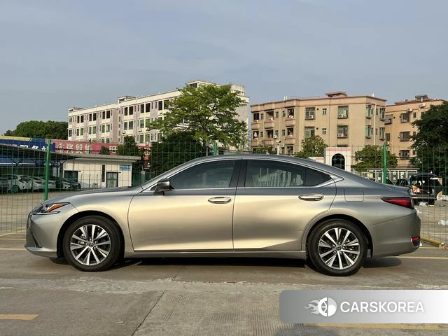 Lexus ES 2021 Шампань из Китая, фото 2